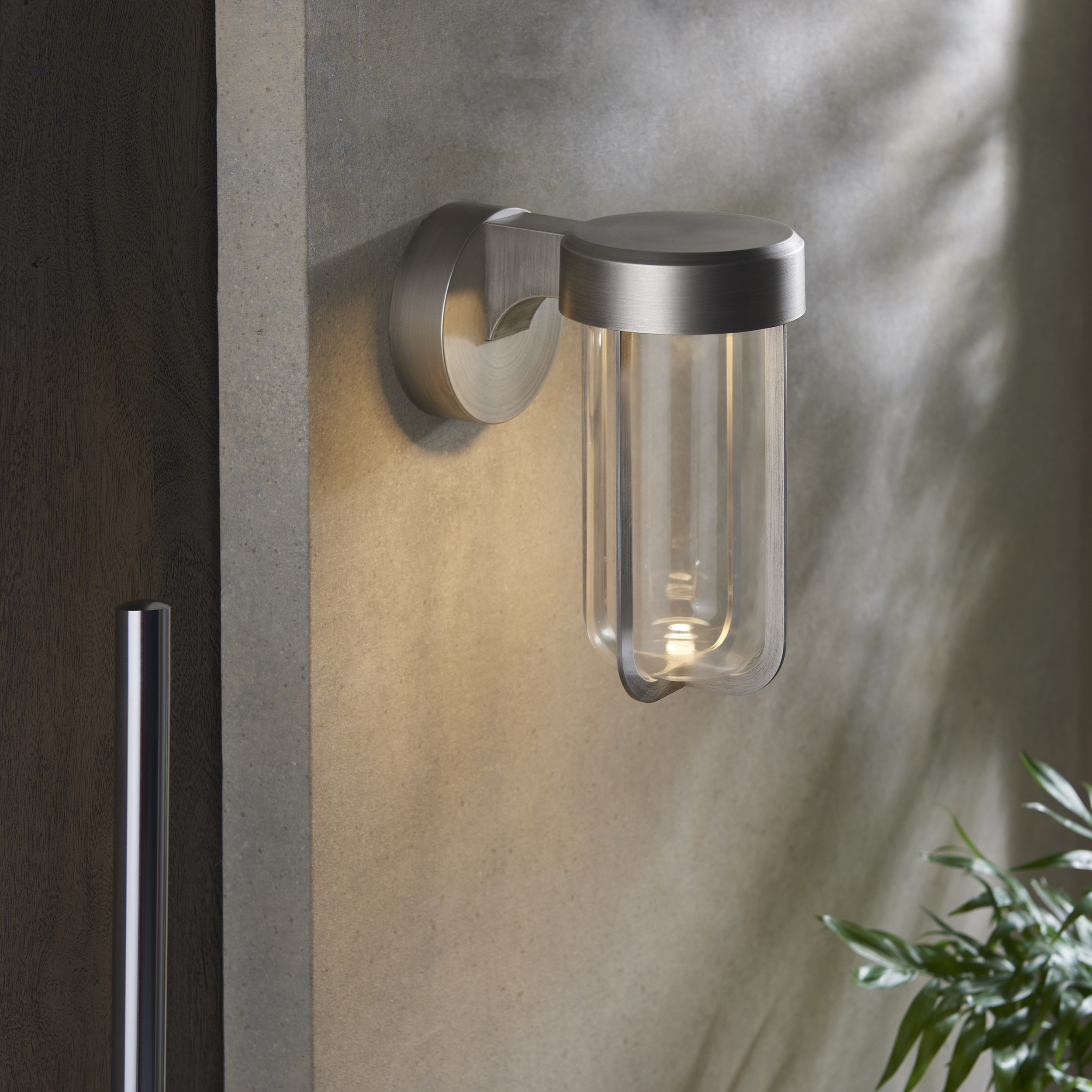 Usto LED Wall Lamp, Silver, Clear Glass, IP44